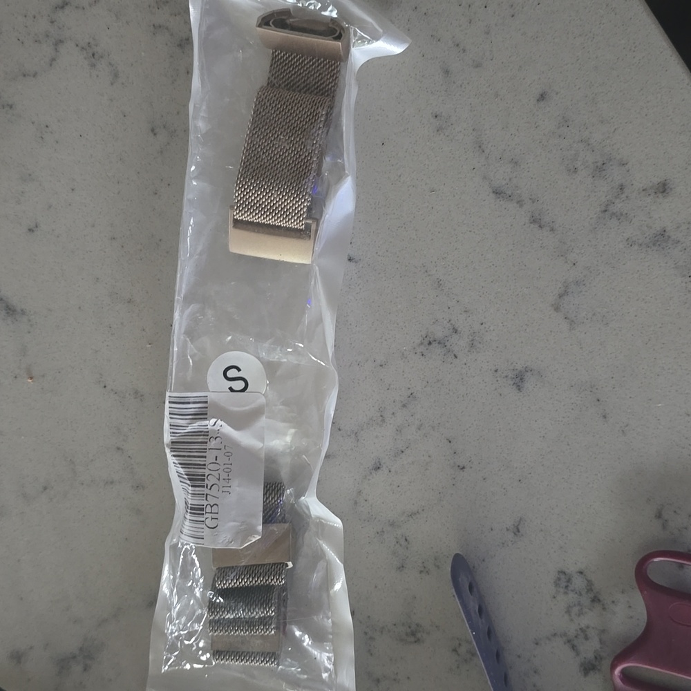 As is fitbit bundle - Picture 4 of 5